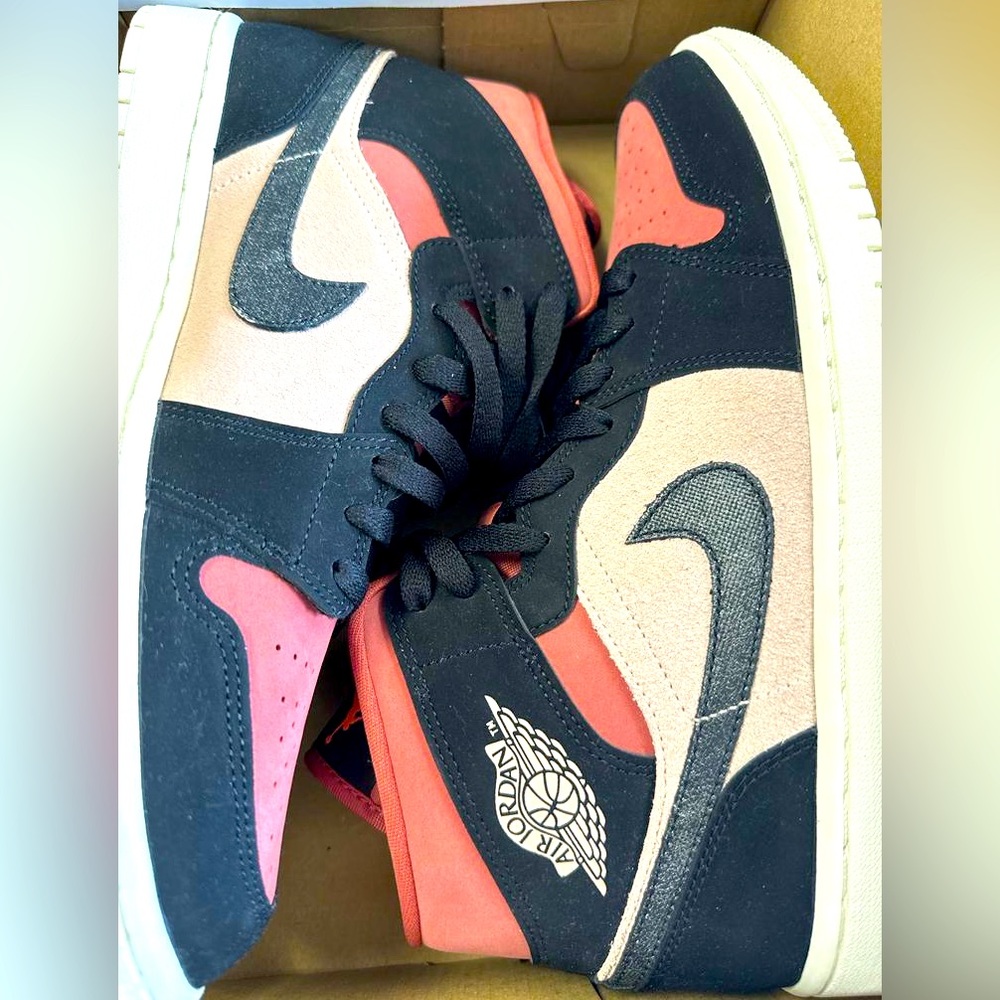 Nike Air Jordan 1 Mid
